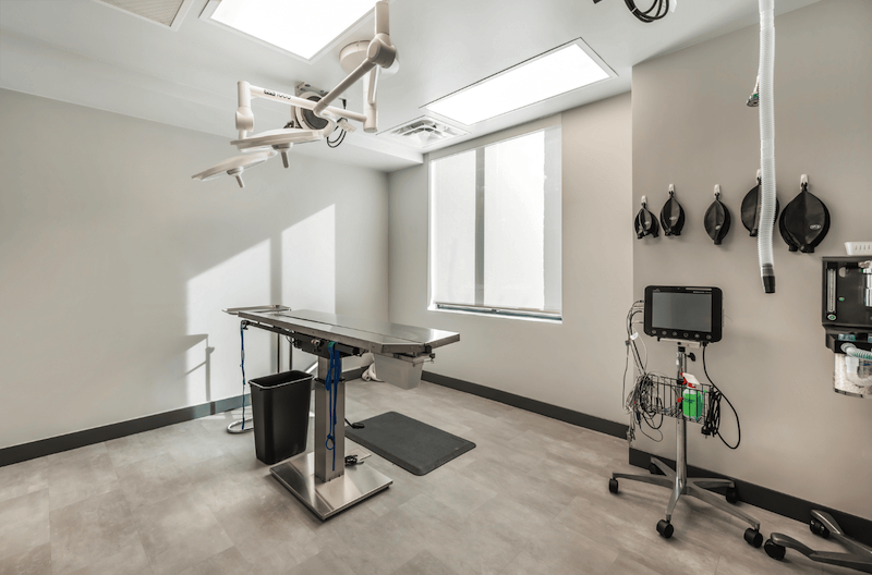 Surgical table